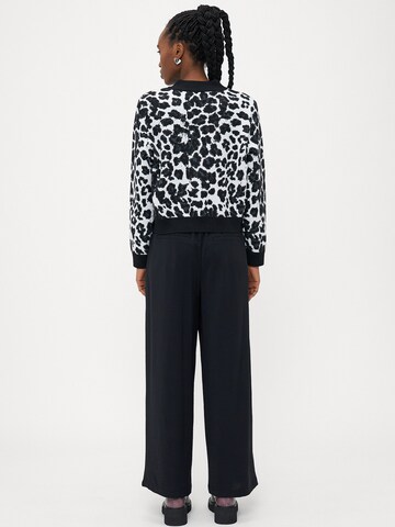 Vero Moda Petite Вязаная кофта 'VMAPPLE' в Черный