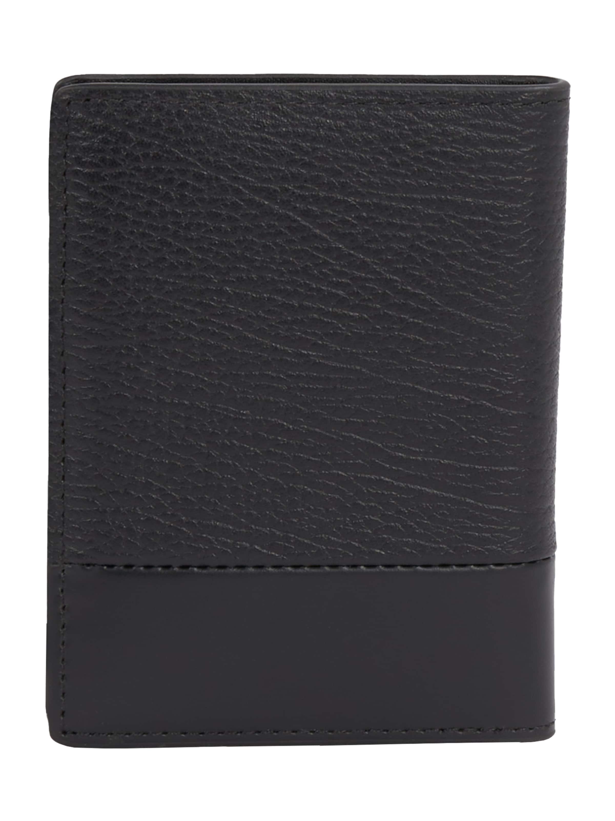 Calvin Klein Wallet in Black: back