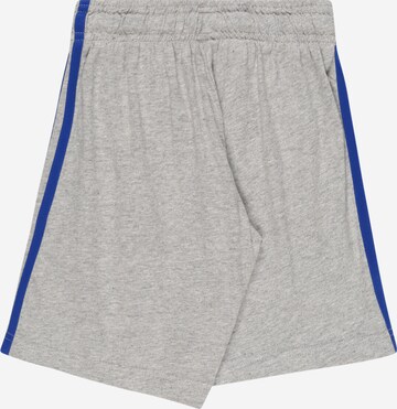 ADIDAS SPORTSWEAR Regular Sportshorts 'Essentials 3-Stripes' in Grau