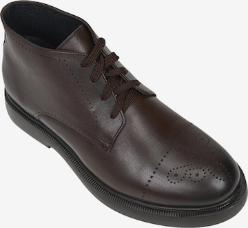 Desa - Botines chukka 'Stiefeletten' en marrón: frente
