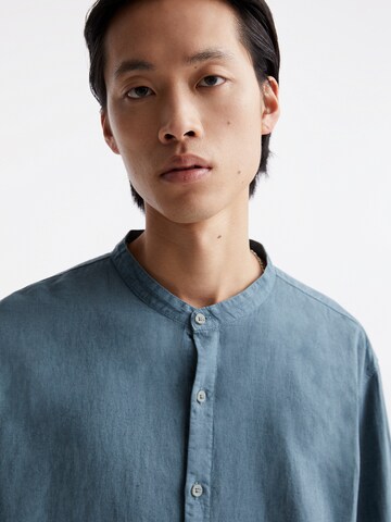 Pull&Bear Comfort fit Button Up Shirt in Green