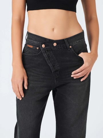 No44 Tapered Jeans 'Crossover Jean Black'‌ in Schwarz