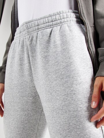 Champion Authentic Athletic Apparel Дънки Tapered Leg Панталон в сиво