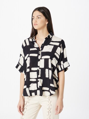 Monki Blouse in Black: front