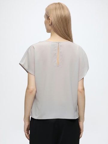 Calvin Klein Bluse i grå