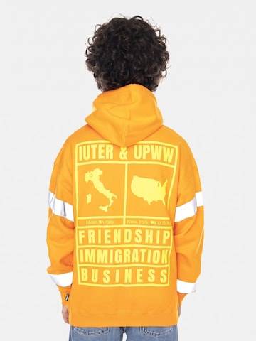 Giacca di felpa 'U.P.W.W. Fib Zip Hood Sweatshirt' di IUTER in arancione