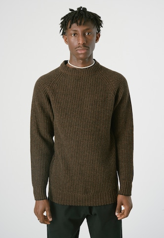 Cleptomanicx Sweater in Brown: front