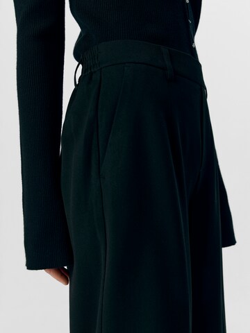 Wide Leg Pantalon à plis 'OBJLisa' OBJECT en noir