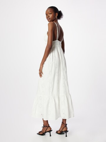 Robe d’été Gina Tricot en blanc