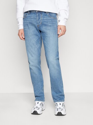 DIESEL Slim fit Jeans '1986 LARKEE-BEEX' in Blue: front
