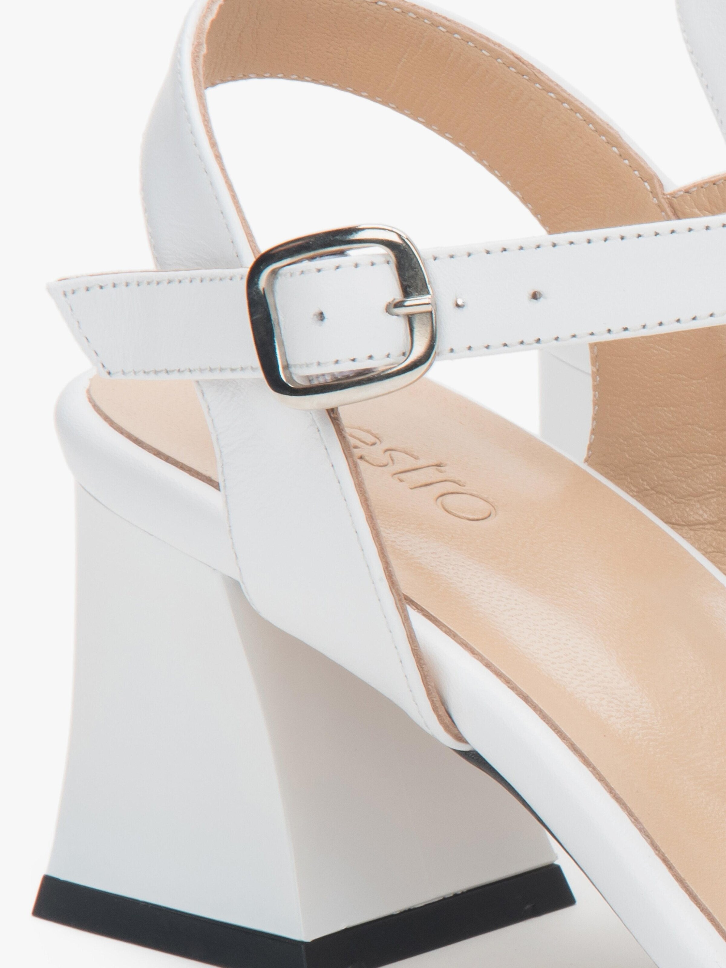 Estro Sandal '081-736' in White