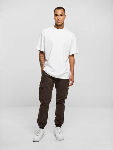 Urban Classics Tapered Cargobroek in Bruin