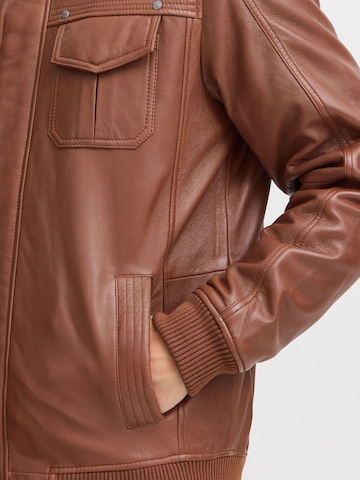 !Solid Tussenjas 'Camash' in Bruin