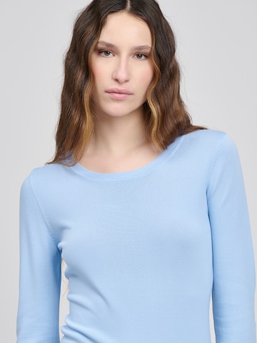 Influencer Svetr – modrá