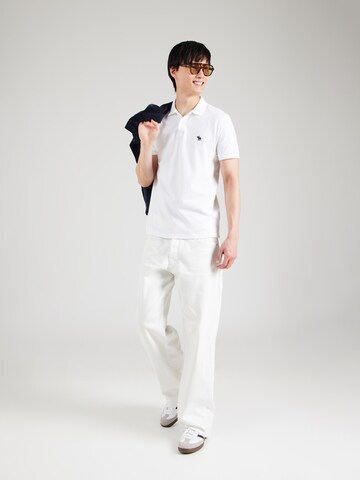 T-Shirt Abercrombie & Fitch en blanc