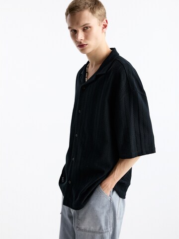 Pull&Bear Comfort Fit Skjorte i sort