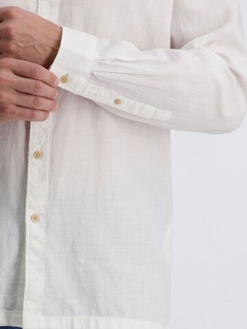 Coupe regular Chemise PIERRE CARDIN en blanc