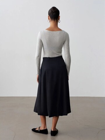 Dilvin Skirt in Black
