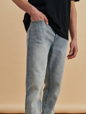 DAN FOX APPAREL Regular Jeans 'Hamza' in Blauw
