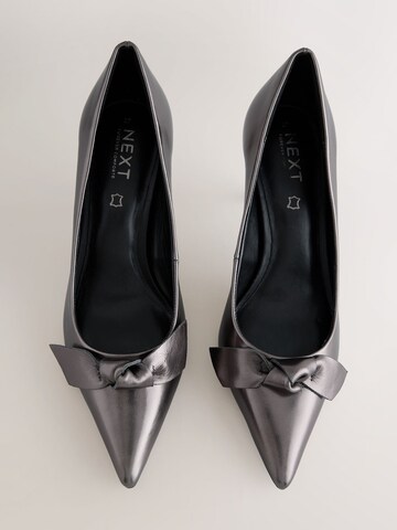 Next Pumps in Grau