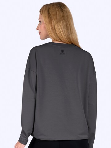 Magadi Athletic Sweater 'Gigi' in Grey