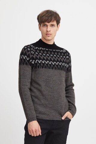 Pull-over Casual Friday en gris : devant