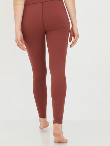 Skinny Leggings 'Carolin' ABOUT YOU x Sofia Tsakiridou en marron