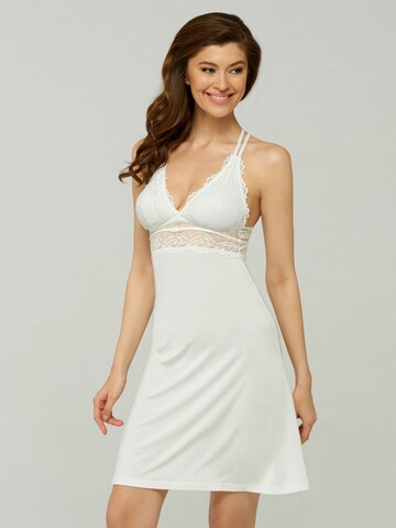 Marc & André Negligee in White: front