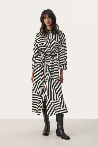 Robe-chemise 'Binti' Part Two en noir : devant