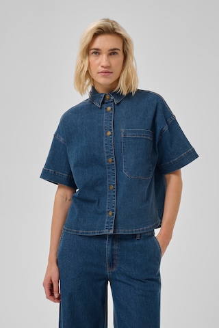 My Essential Wardrobe - Blusa em azul: frente