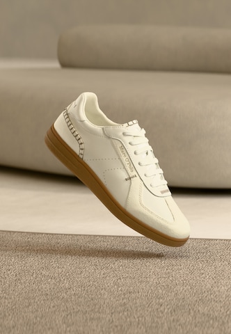 Marc O'Polo Sneakersy niskie w kolorze biały