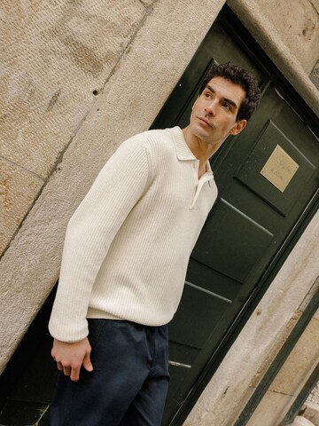 DAN FOX APPAREL Sweater 'Luca' in White