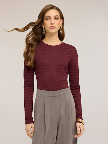 MOTIVI - Top en rojo