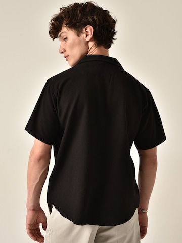 melns Antioch T-Krekls