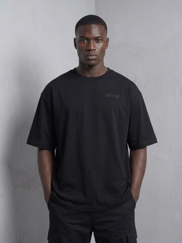 QWX2 Shirt 'Watch Me' in Black