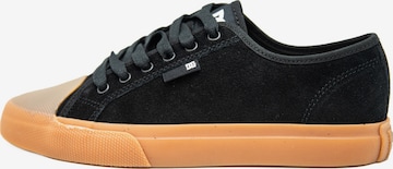 DC Shoes Platform trainers 'DC Shoes Manual Rt S' in Black: front