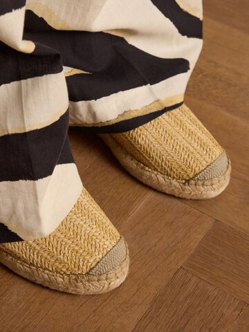 MANFIELD Espadrilles in Beige