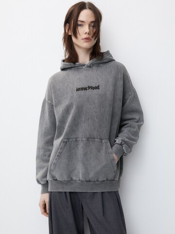 Sweat-shirt Pull&Bear en gris : devant