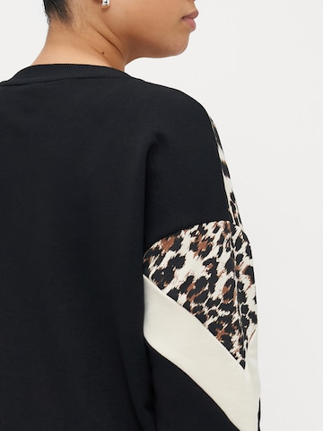 juoda ONLY Carmakoma Megztinis be užsegimo 'CARLEOBLOCK'