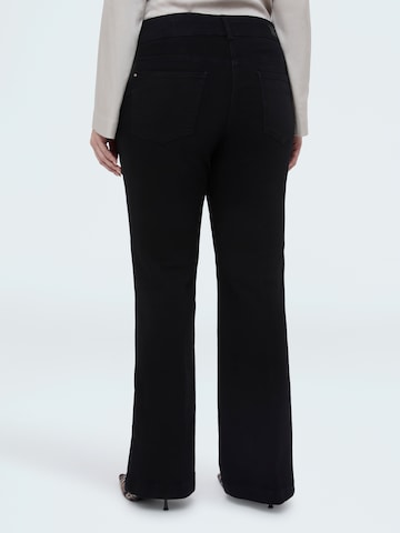 évasé Jean Fiorella Rubino en noir