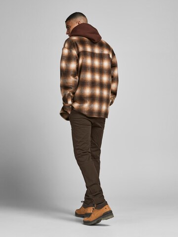 JACK & JONES Демисезонная куртка 'Cane' в Коричневый