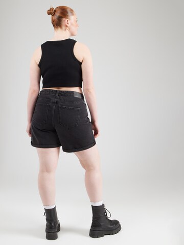 regular Jeans 'CZURI' di Vero Moda Curve in nero