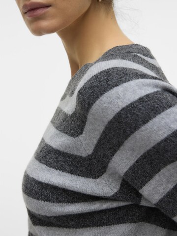 VERO MODA Pulover 'Doffy' | siva barva