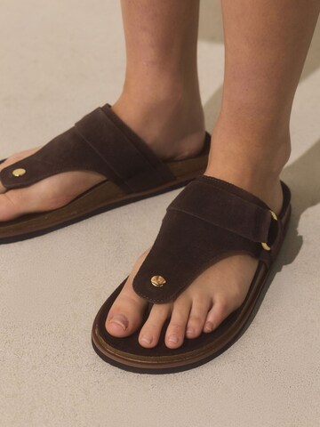 Tongs Next en marron