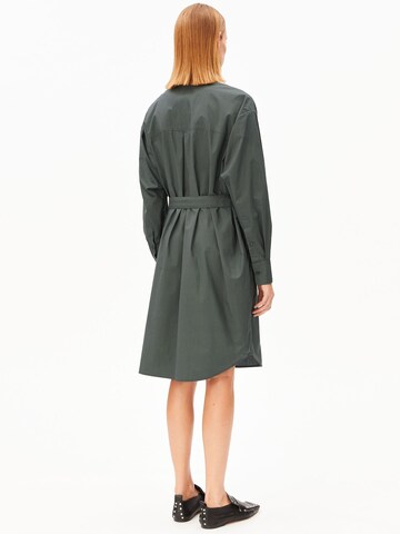 ARMEDANGELS Kleid BARREL SLEEVE POPLIN in Grau