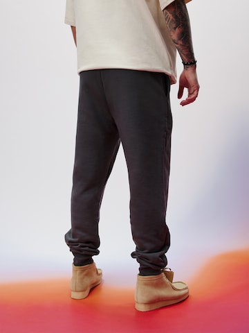 FCBM Tapered Pants 'Emilio' in Grey