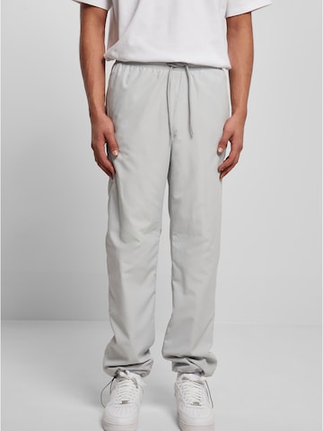 Effilé Pantalon Urban Classics en gris : devant