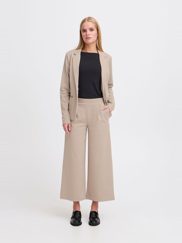 Wide leg Pantaloni con pieghe 'Kate' di ICHI in beige