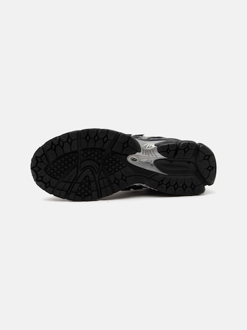 Sneaker bassa '1906' di new balance in nero