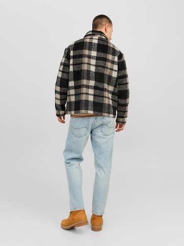 JACK & JONES Tussenjas 'Cole' in Bruin